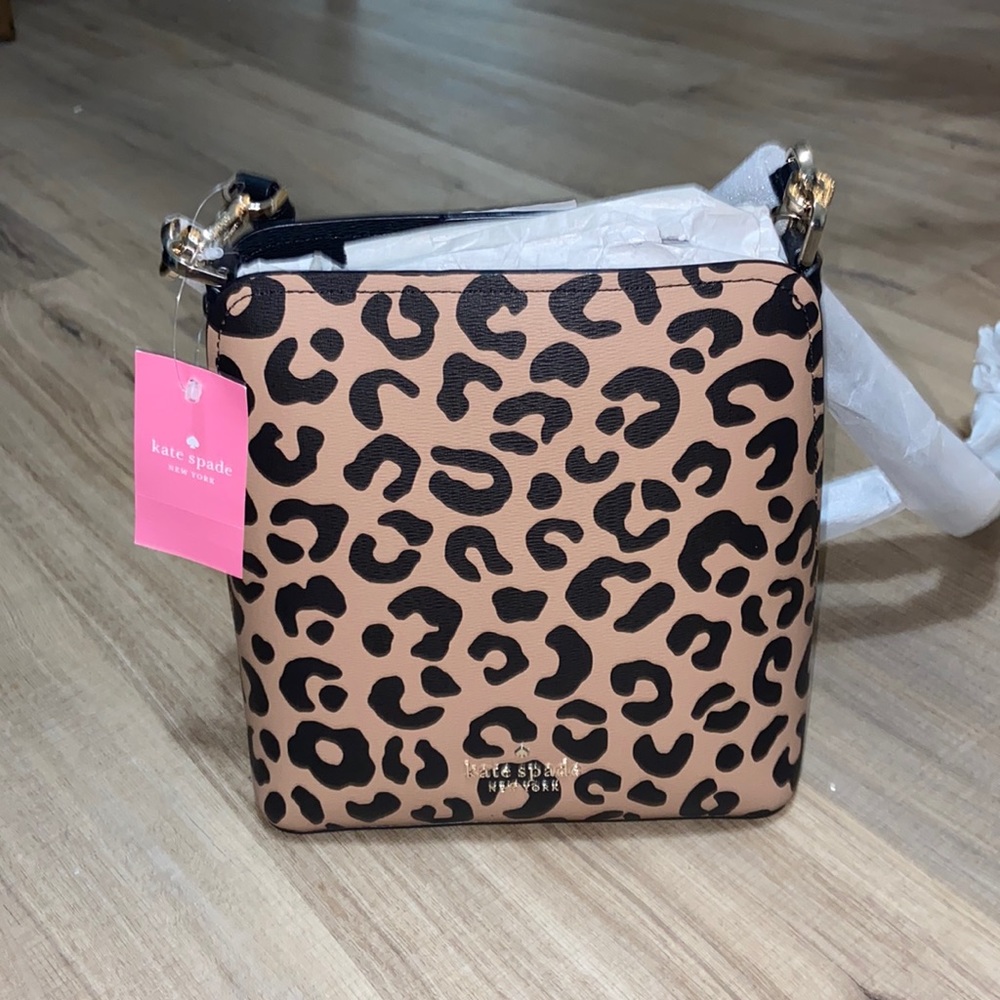 Kate Spade leopard print purse with pocket / new with tags